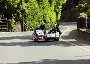 Wally Saunders & Rick Roberts (Ireson Yamaha) 2002 Sidecar TT