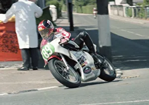 Yasuhiko Gamibuchi (Yamaha) 1983 Junior TT